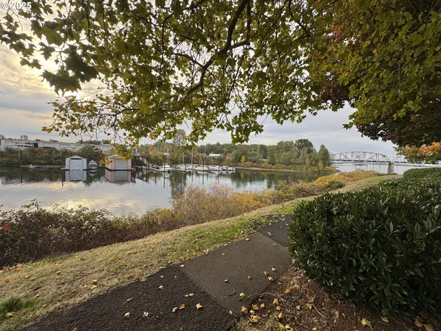 a bath tub sitting in a bathroom
