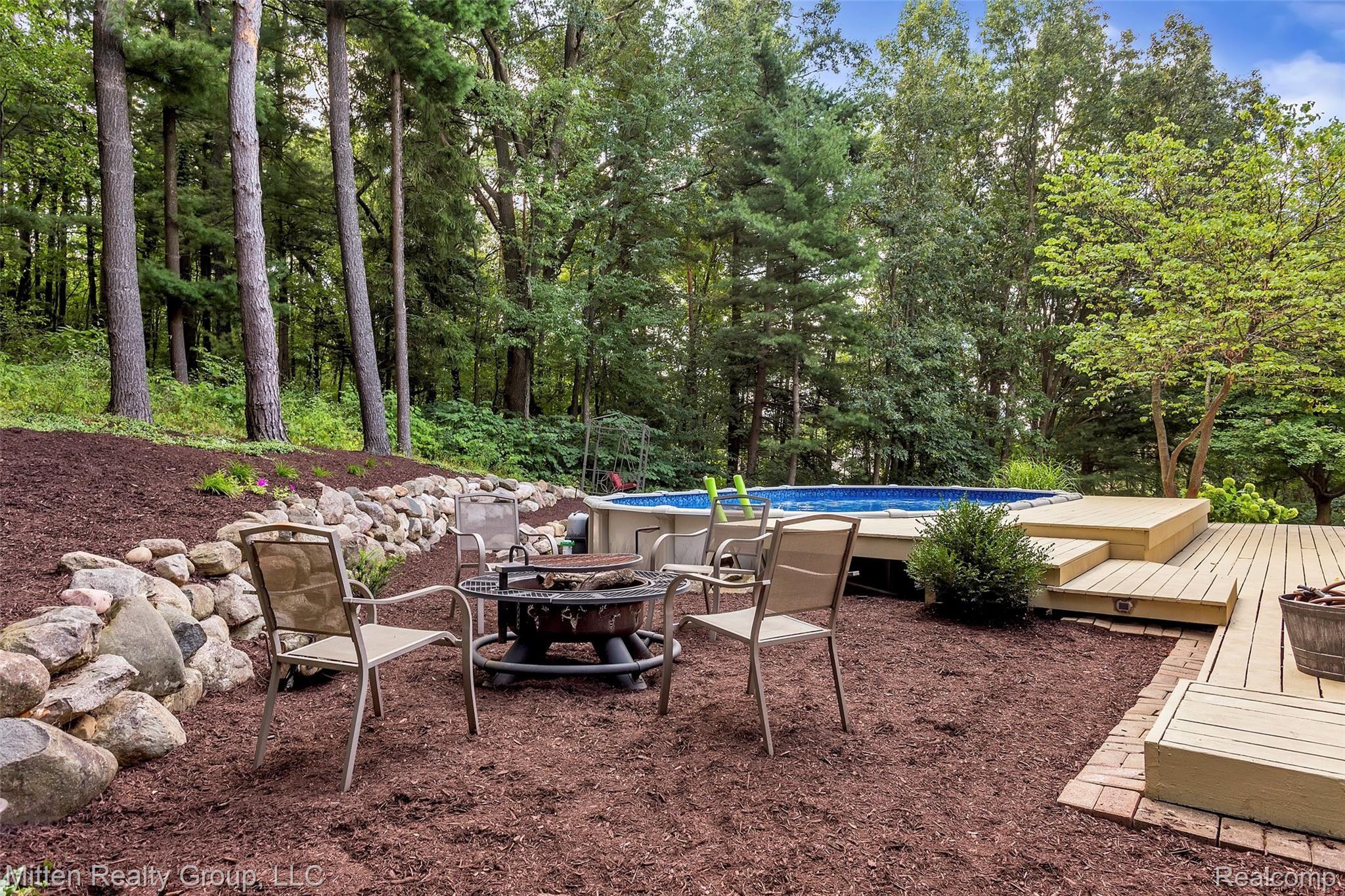 11290 Windy Ridge Drive Fenton, MI 48430 - Photo 41 of 57 11290-windy-ridge-trl-fenton-mi-48430-windowstill-41.jpg