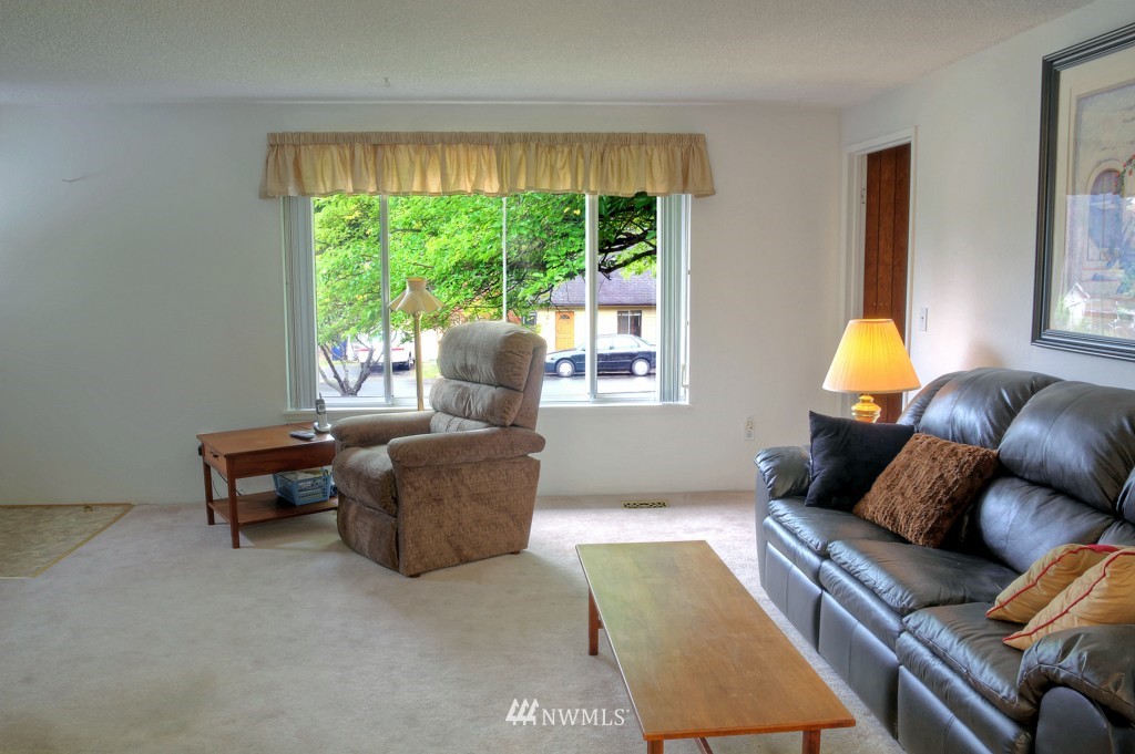 21419 6th Avenue West Bothell, WA 98021 - Photo 3 of 15