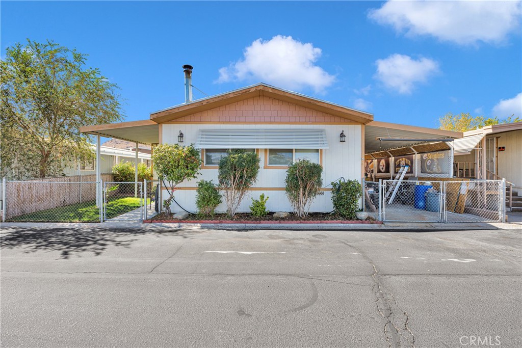 20683 Waalew Road, Unit 114 Apple Valley, CA 92307 - Photo 1 of 1 Gallery Image 1