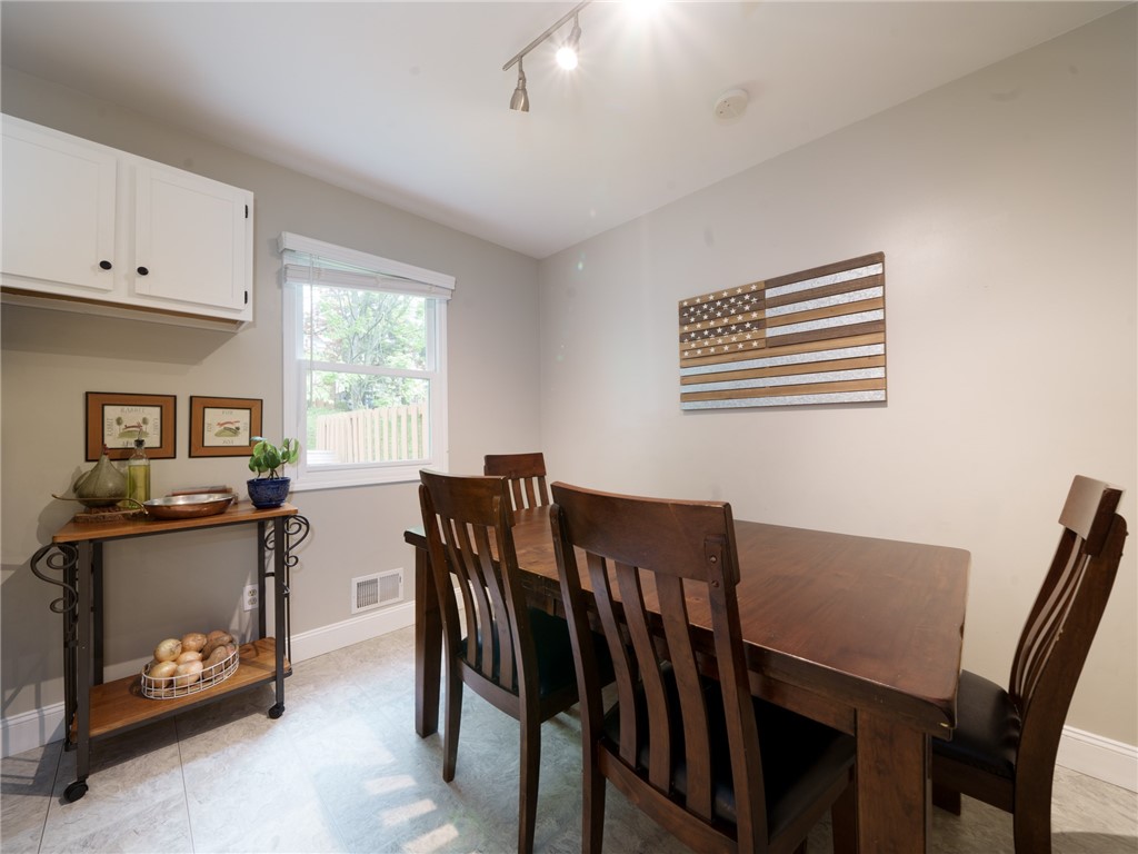 1058 Cunningham Drive Victor, NY 14564 - Photo 12 of 24 Kitchen_4
