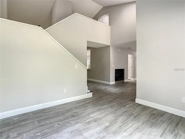 $2,995 | 6708 Yardley Way, Tampa, FL 33647
