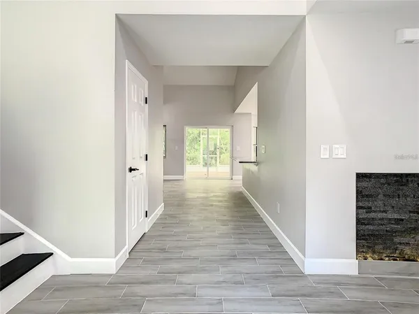$2,995 | 6708 Yardley Way, Tampa, FL 33647