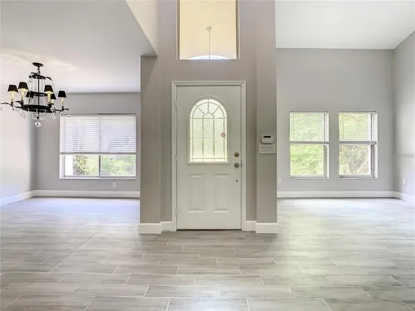 $2,995 | 6708 Yardley Way, Tampa, FL 33647