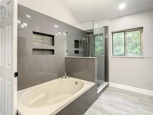 $2,995 | 6708 Yardley Way, Tampa, FL 33647