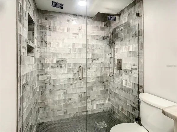 $2,995 | 6708 Yardley Way, Tampa, FL 33647