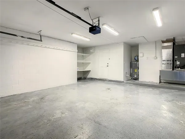 $2,995 | 6708 Yardley Way, Tampa, FL 33647