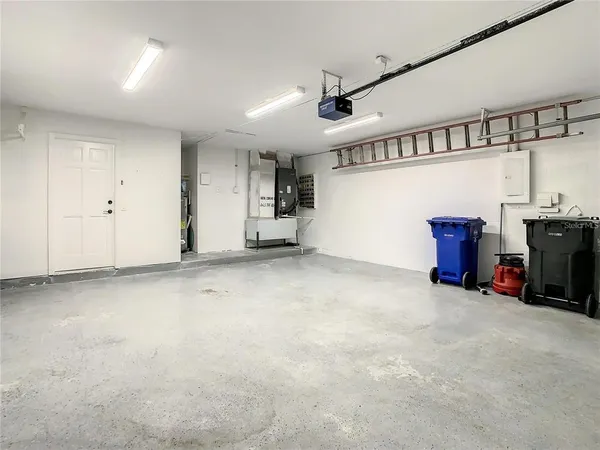 $2,995 | 6708 Yardley Way, Tampa, FL 33647