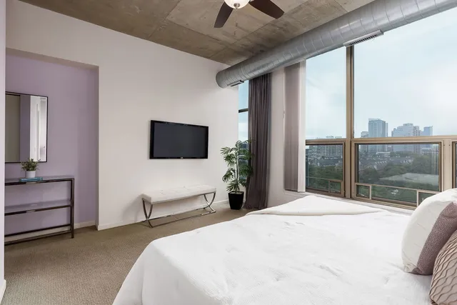 $575,000 | 125 East 13th Street, Unit 808, Chicago, IL 60605