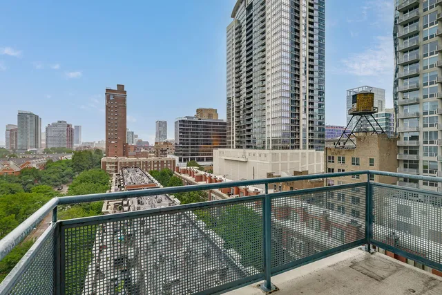 $575,000 | 125 East 13th Street, Unit 808, Chicago, IL 60605