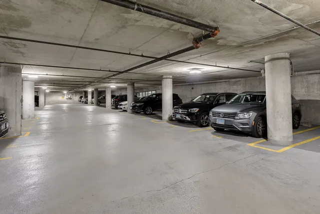 $575,000 | 125 East 13th Street, Unit 808, Chicago, IL 60605