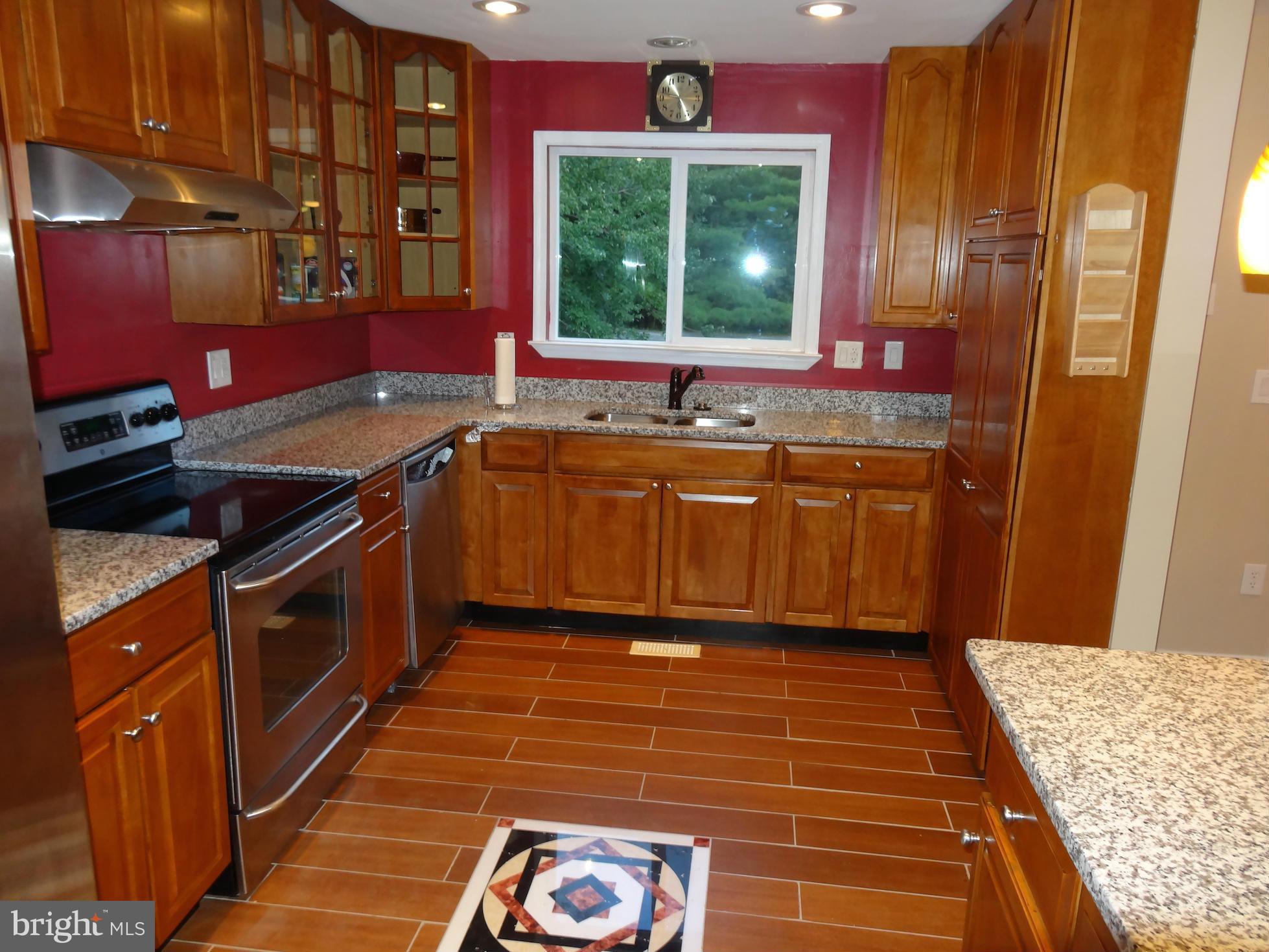 7206 Allentown Road Fort Washington, MD 20744 - Photo 2 of 21 Kitchen
