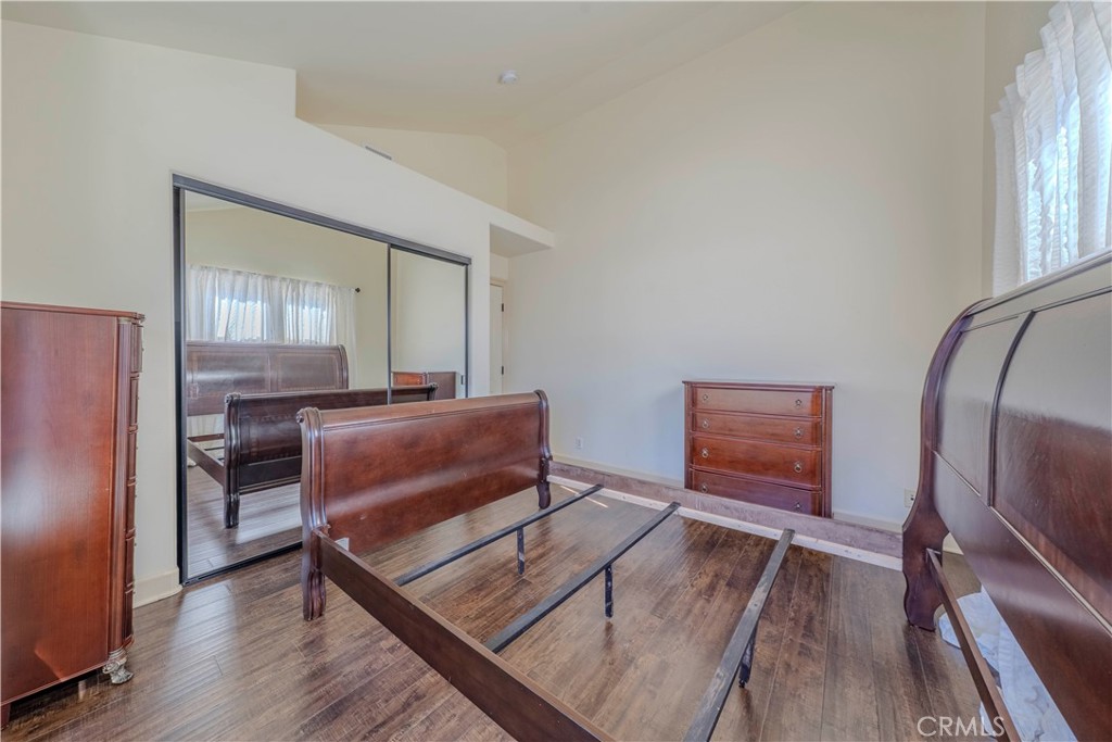 525 15th Street Huntington Beach, CA 92648 - Photo 28 of 46 a living room with furniture