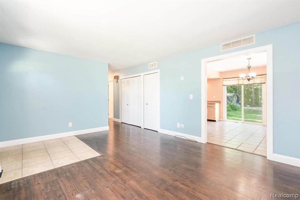45171 Dunn Road Belleville, MI 48111 - Photo 25 of 52