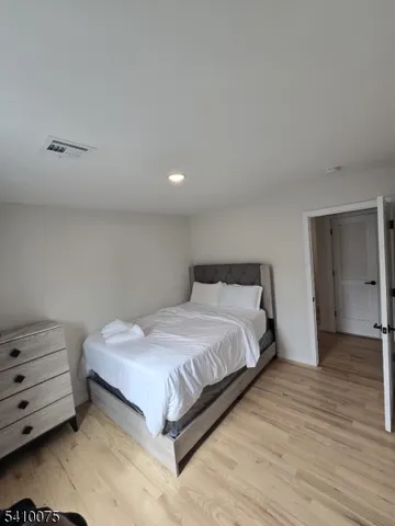 $2,700 | 116 Brookdale Avenue, Unit 2, Newark, NJ 07106