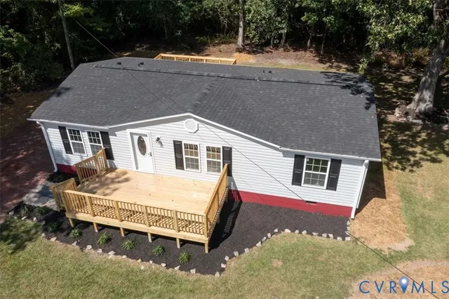 a house view with a outdoor space