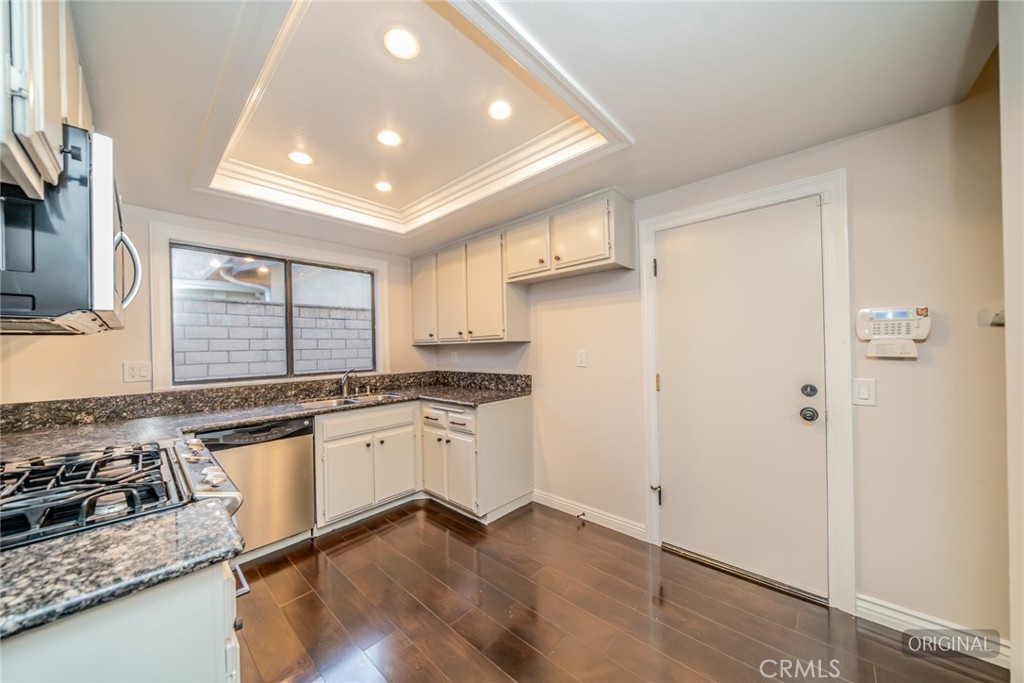 11740 Minuteman Drive Riverside, CA 92503 - Photo 12 of 32