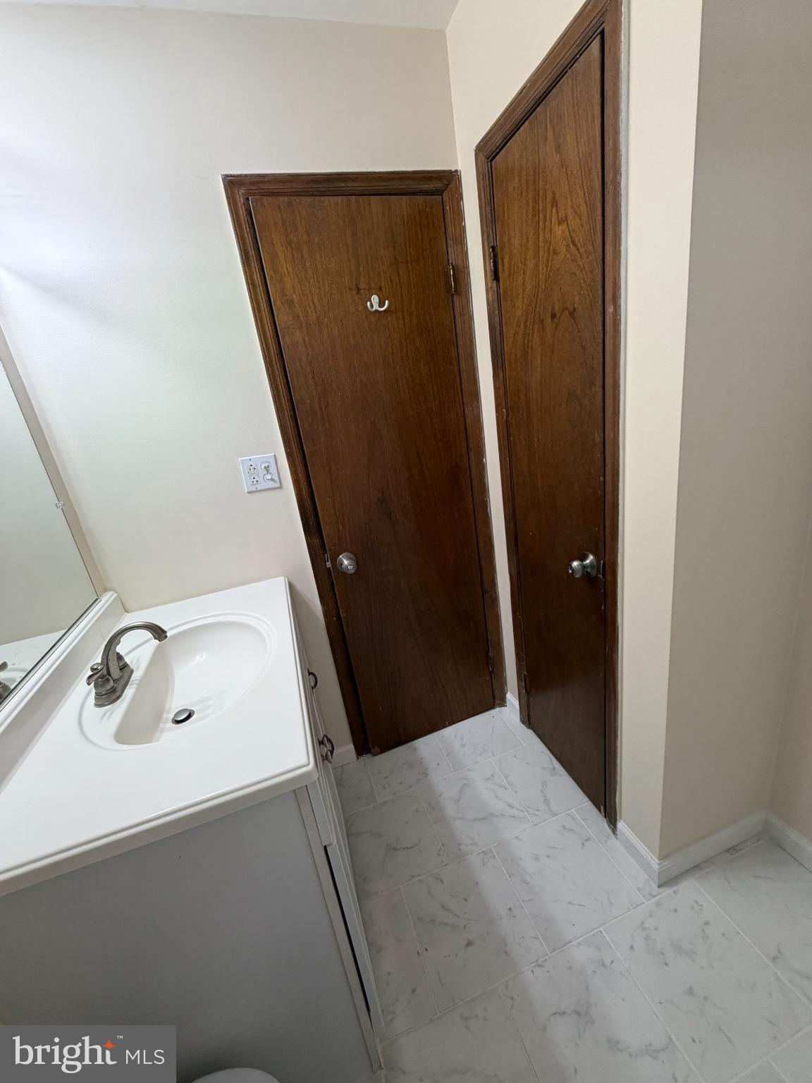 122 Annabelle Avenue Trenton, NJ 08610 - Photo 21 of 44 Bright and functional bathroom layout.