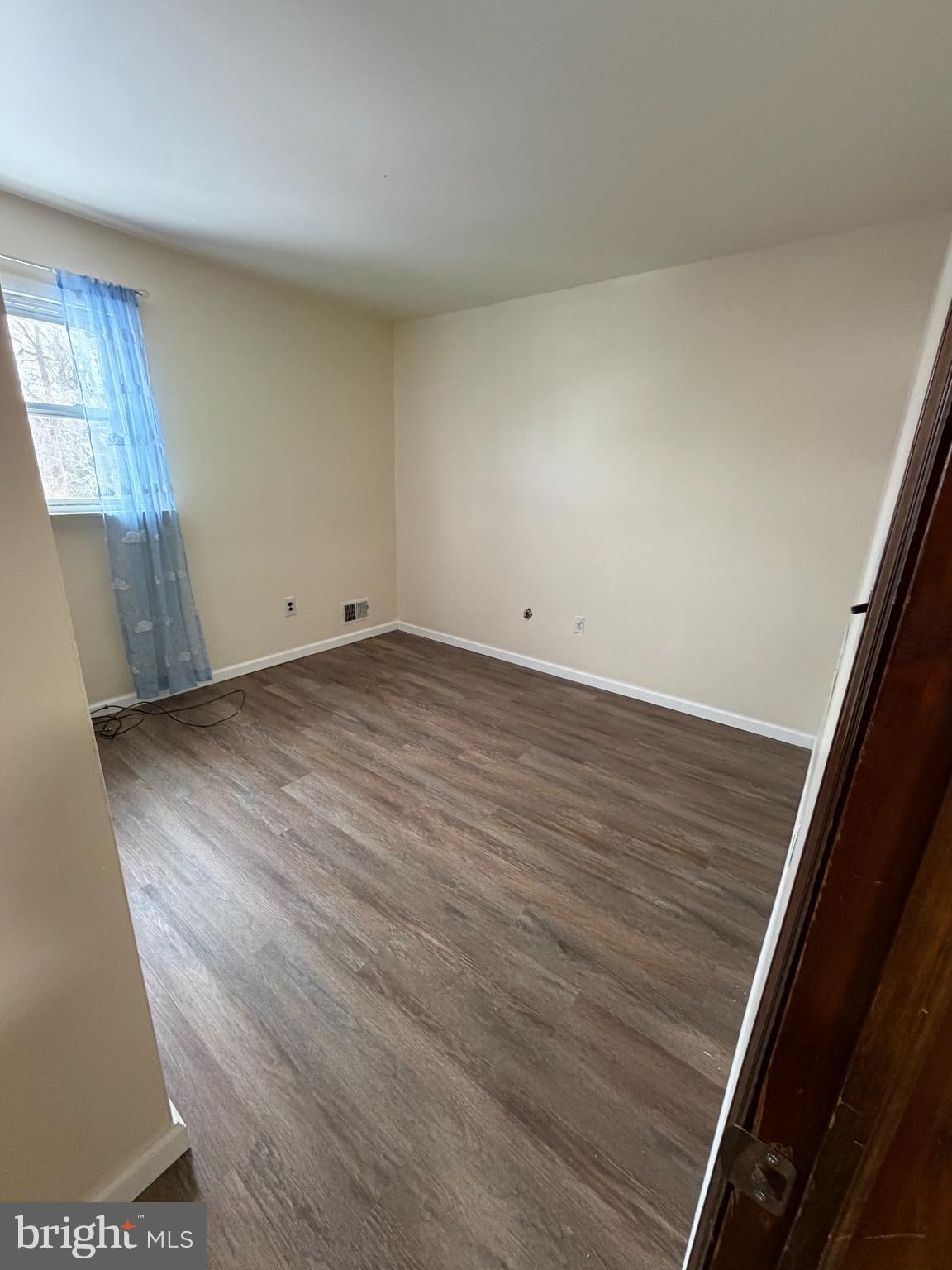 122 Annabelle Avenue Trenton, NJ 08610 - Photo 30 of 44 Bright and airy room with natural light.