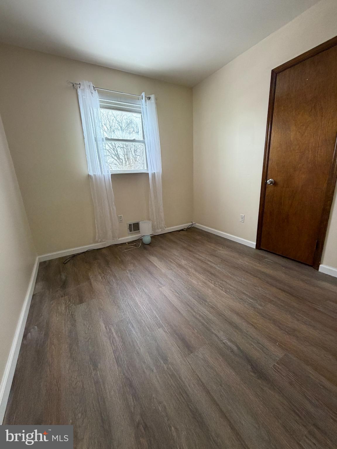 122 Annabelle Avenue Trenton, NJ 08610 - Photo 36 of 44 Bright and airy room with natural light.