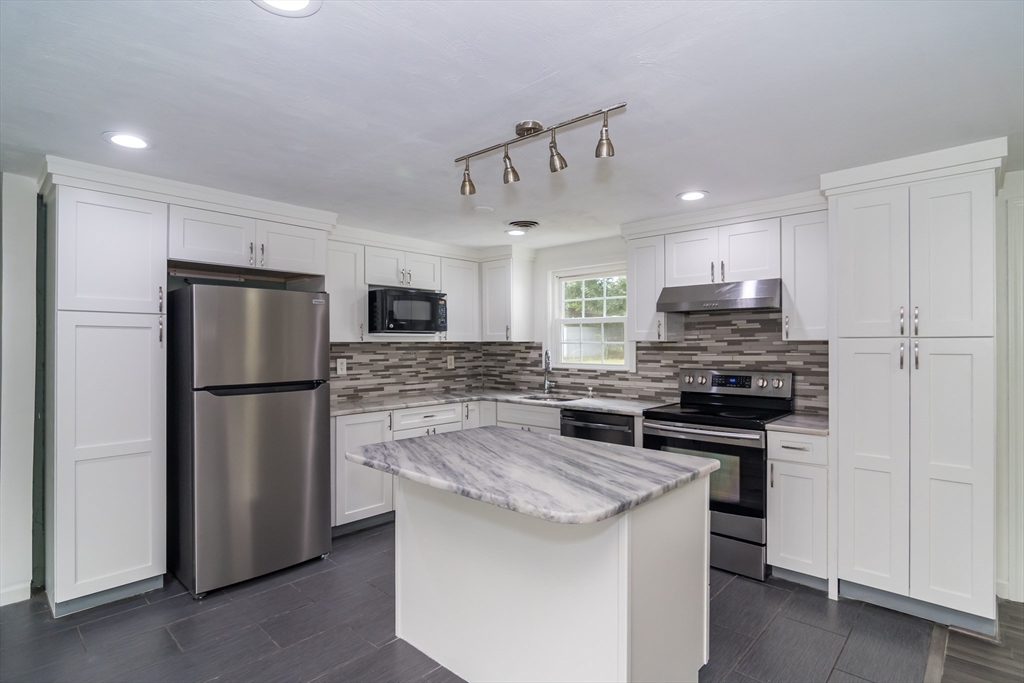 22 Wethersfield Road Natick, MA 01760 - Photo 2 of 22