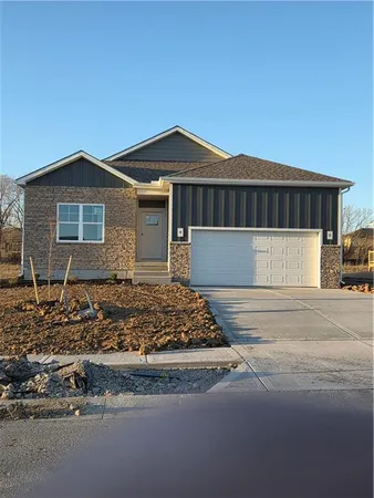 $409,990 | 7700 Northeast 107th Terrace, Kansas City, MO 64157