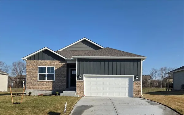 $409,990 | 7700 Northeast 107th Terrace, Kansas City, MO 64157