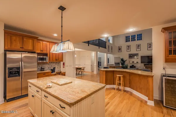$2,499,900 | 2 Leeward Lane, Saratoga Springs, NY 12866