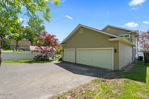 $2,499,900 | 2 Leeward Lane, Saratoga Springs, NY 12866