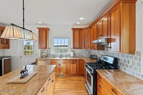 $2,499,900 | 2 Leeward Lane, Saratoga Springs, NY 12866