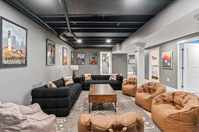 $2,499,900 | 2 Leeward Lane, Saratoga Springs, NY 12866