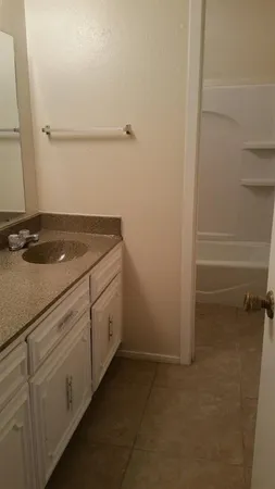 $1,100 | 2400 Buffalo Gap Road, Unit 260, Abilene, TX 79605