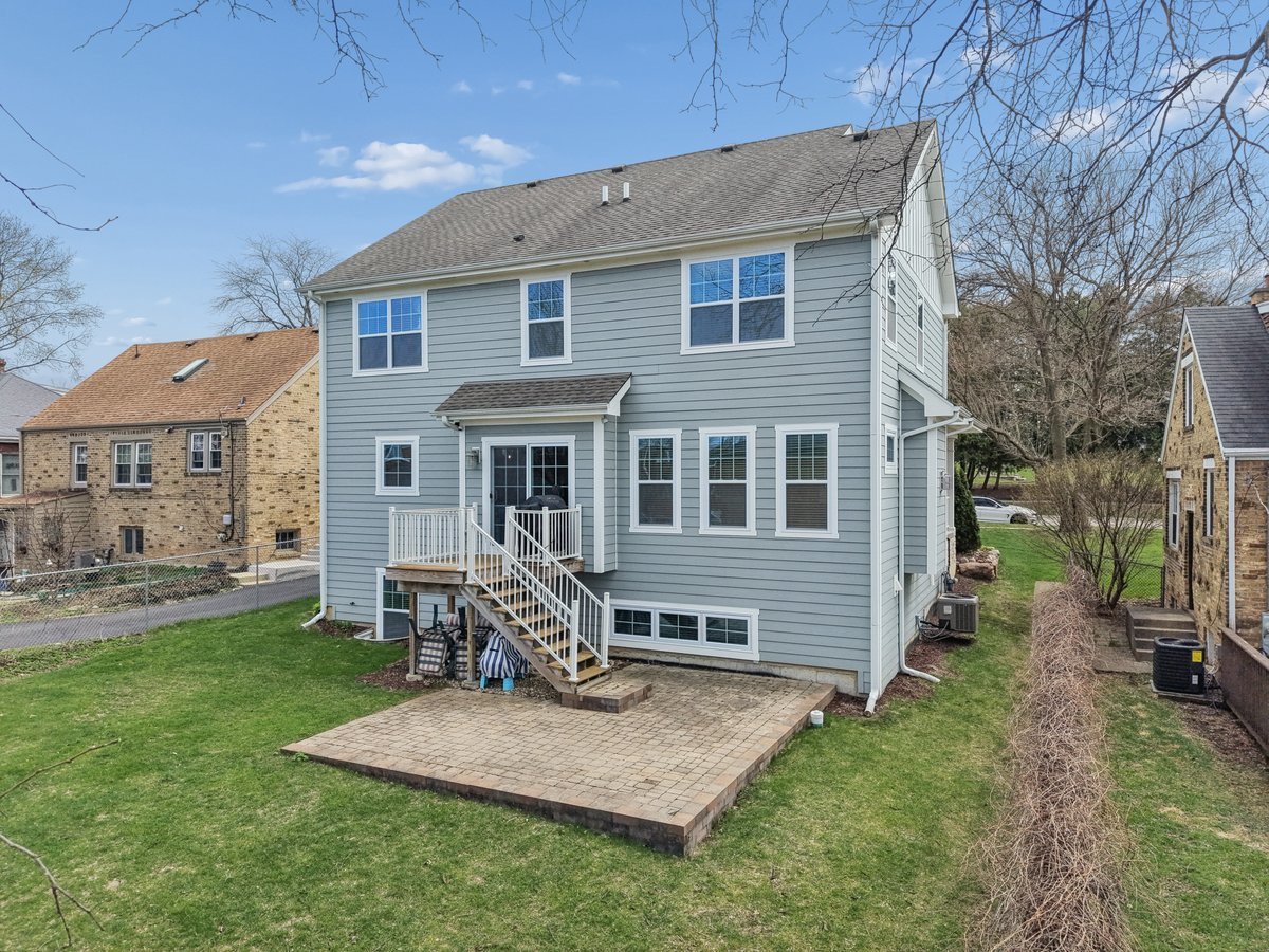 811 Michigan Street Wheaton, IL 60187 - Photo 27 of 33