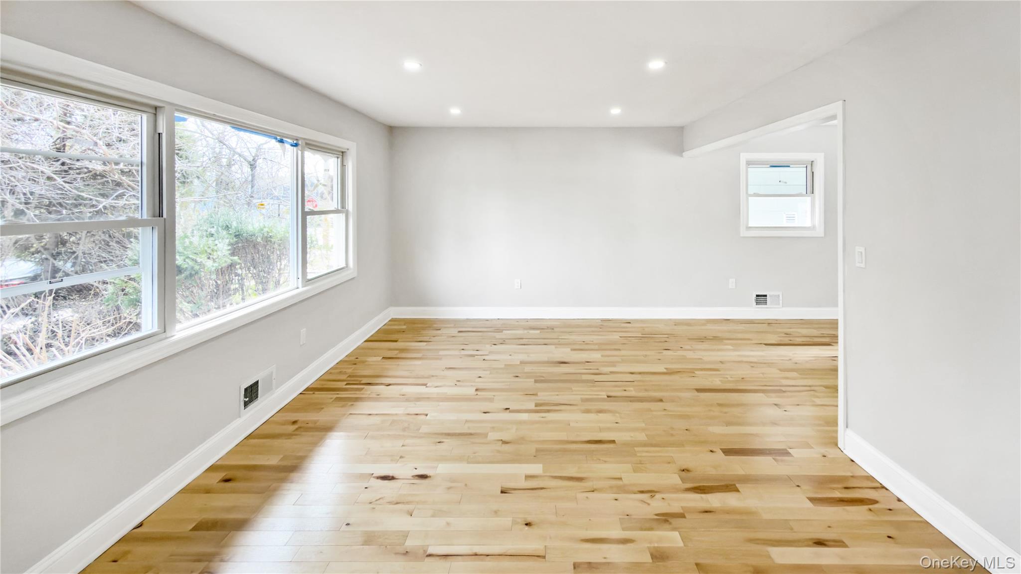 37 Decatur Street Roosevelt, NY 11575 - Photo 13 of 47