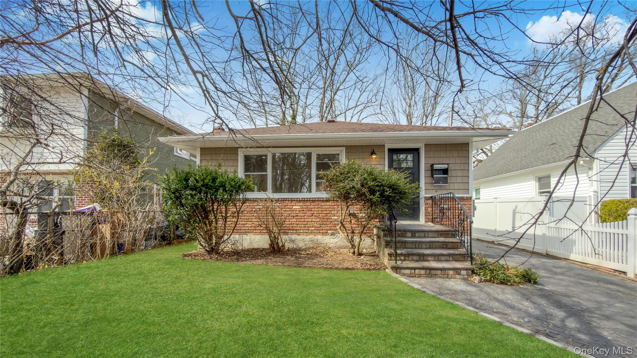 37 Decatur Street Roosevelt, NY 11575 - Photo 3 of 47