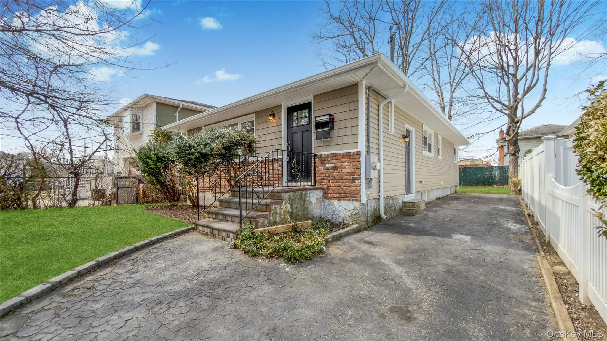 37 Decatur Street Roosevelt, NY 11575 - Photo 6 of 47