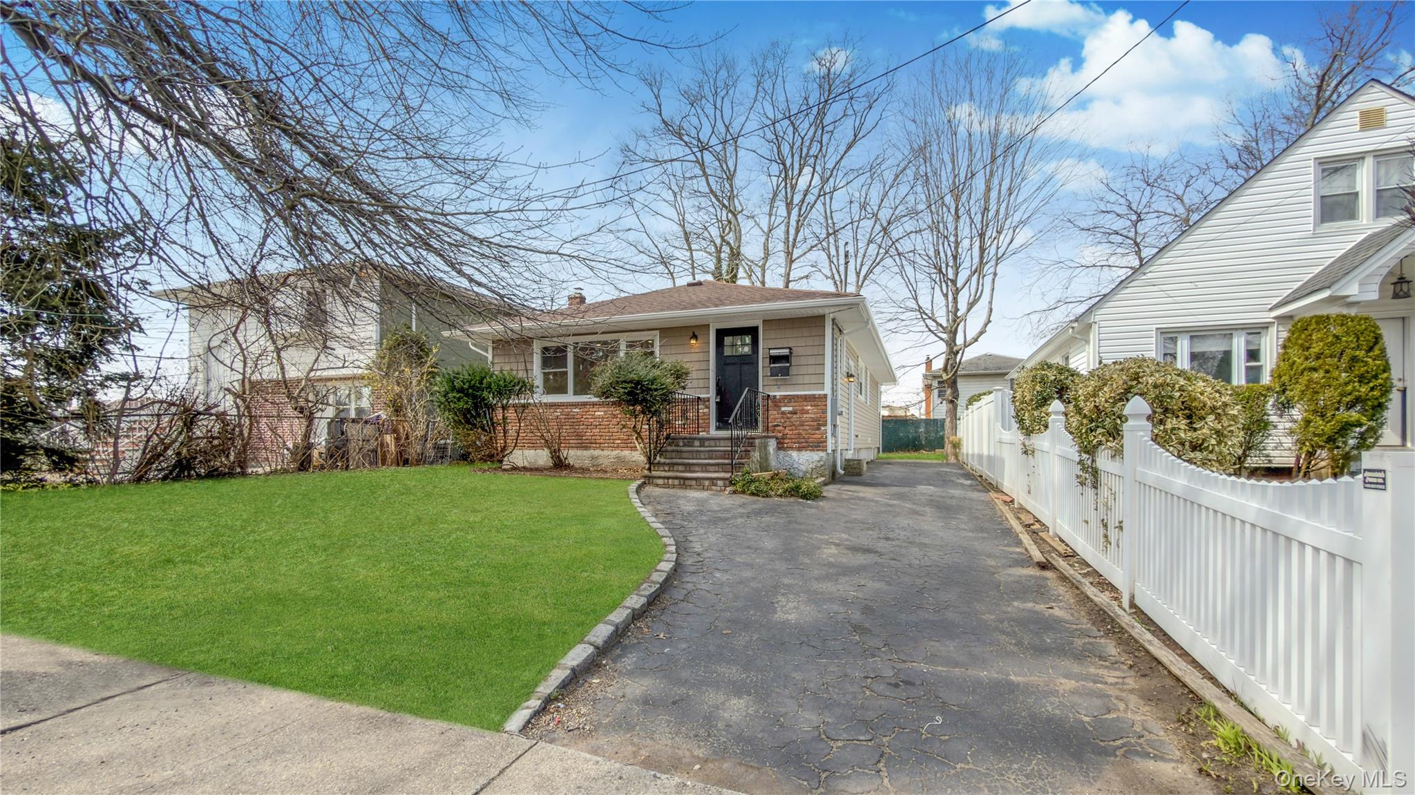 37 Decatur Street Roosevelt, NY 11575 - Photo 7 of 47