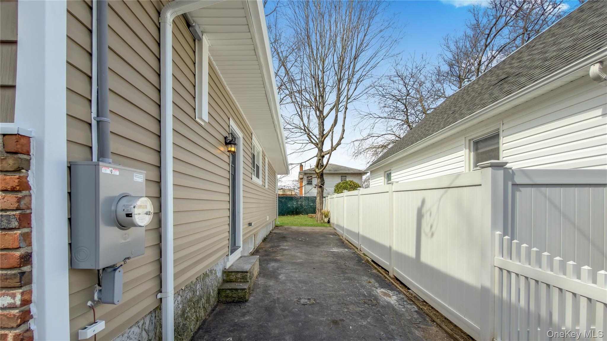 37 Decatur Street Roosevelt, NY 11575 - Photo 9 of 47