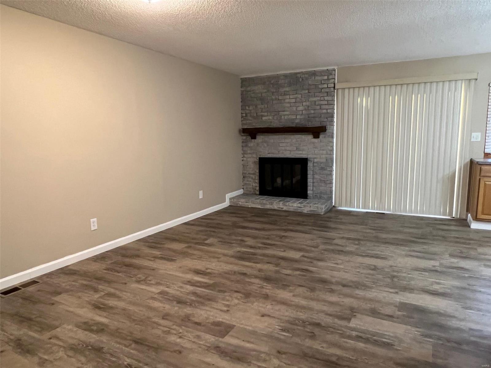 1017 Summer Tree Drive Ballwin, MO 63011 - Photo 4 of 19