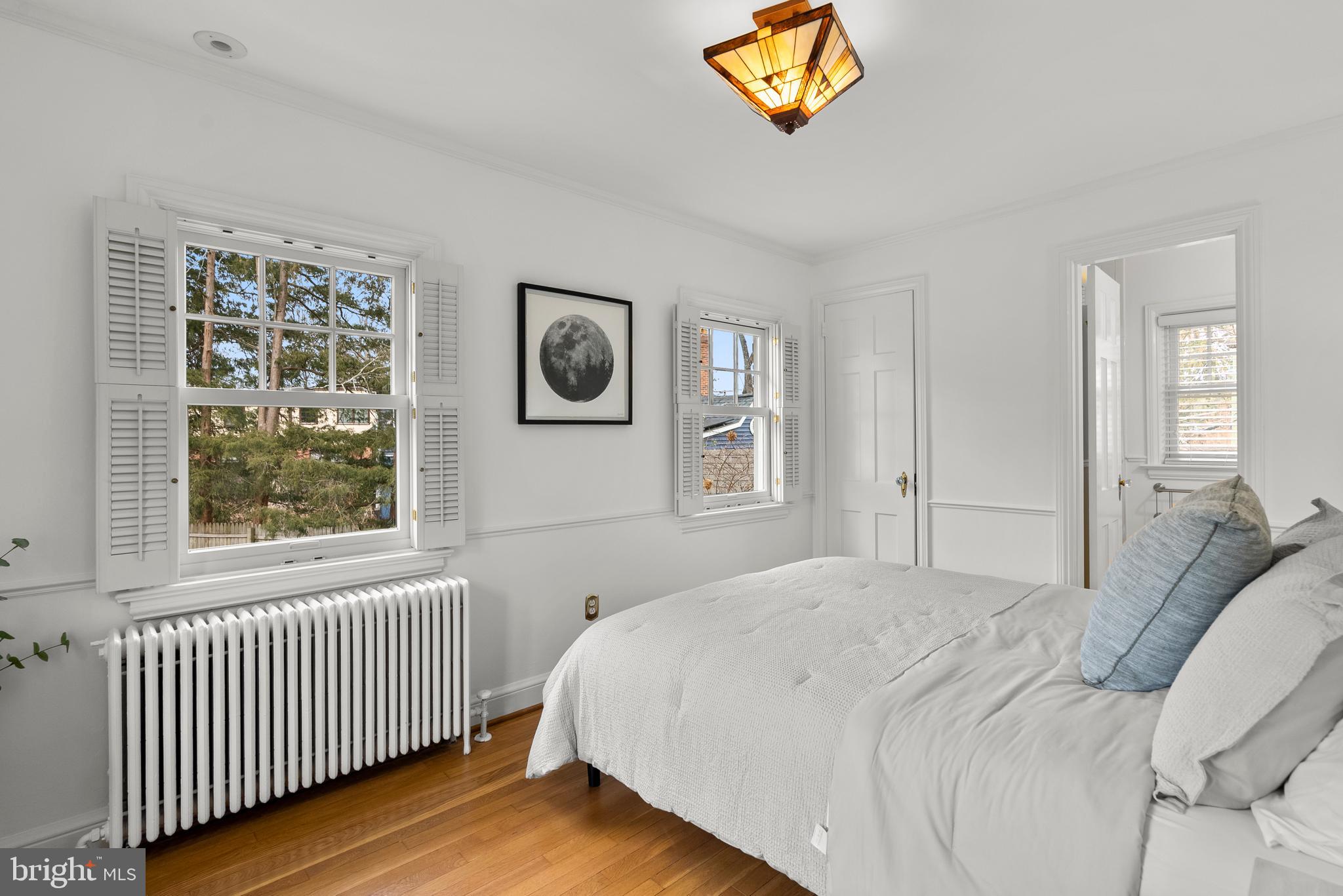 8 Springvale Lane Silver Spring, MD 20910 - Photo 20 of 48 Main level bedroom with en-suite bath