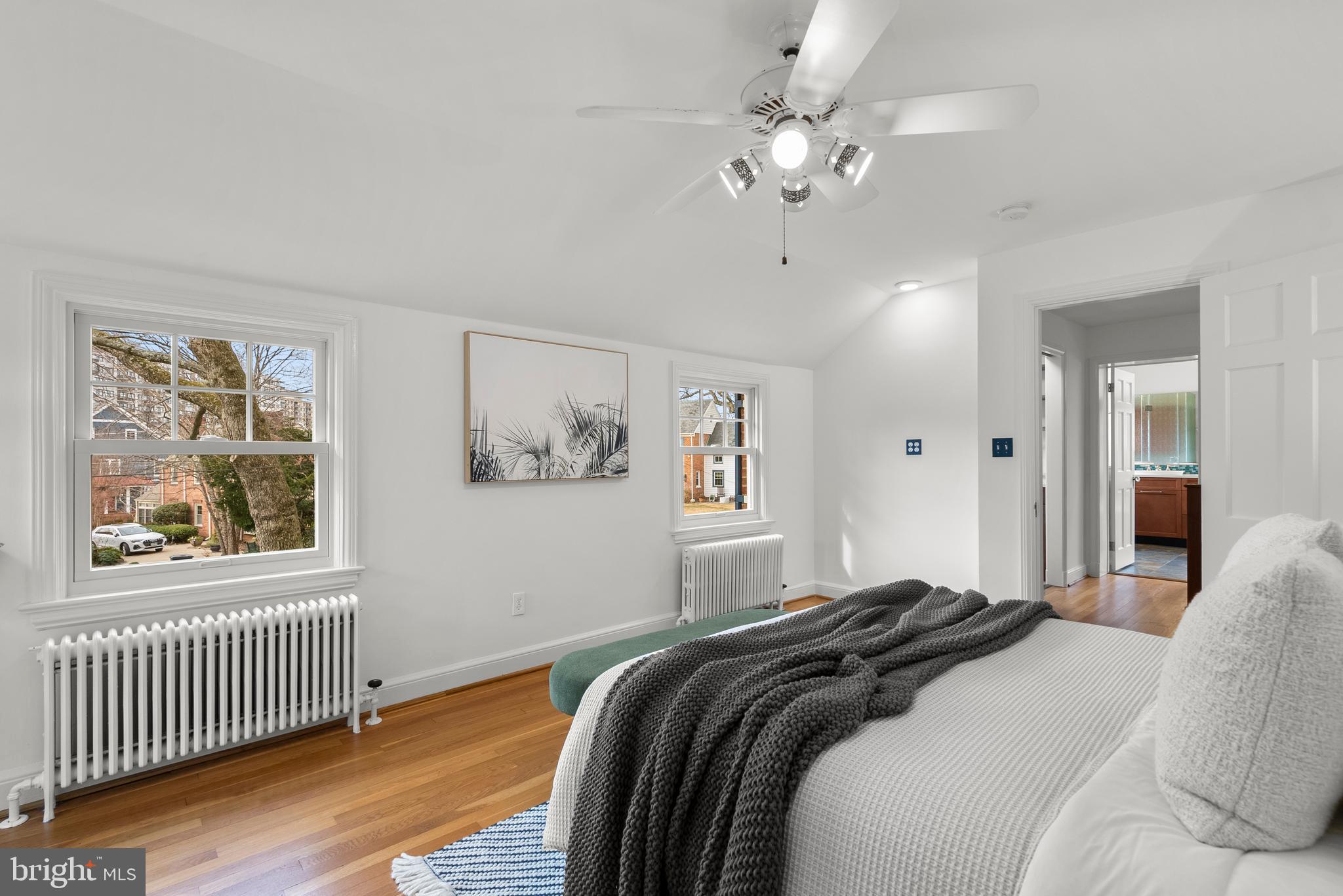 8 Springvale Lane Silver Spring, MD 20910 - Photo 25 of 48 Primary bedroom