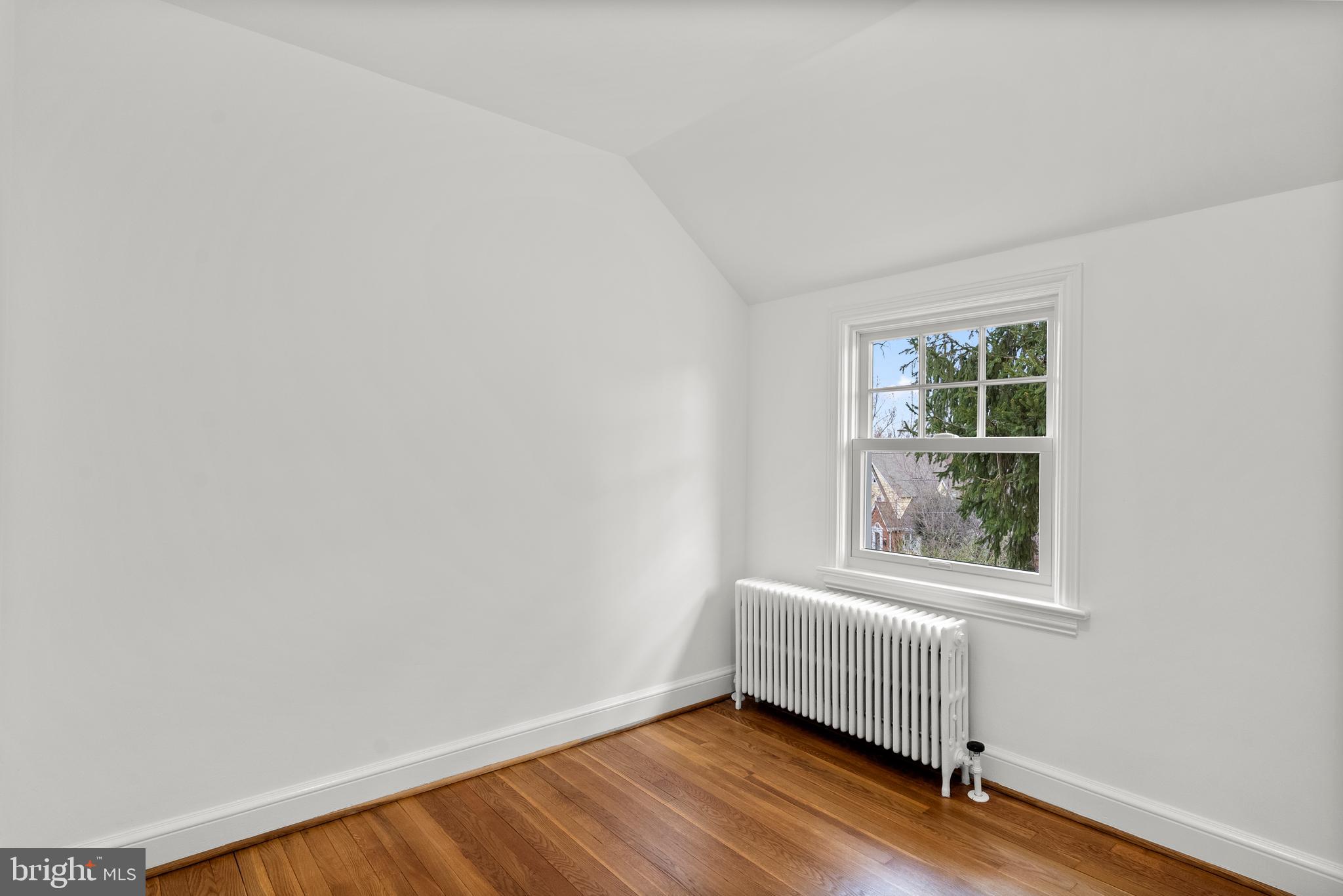 8 Springvale Lane Silver Spring, MD 20910 - Photo 31 of 48 Bedroom #3