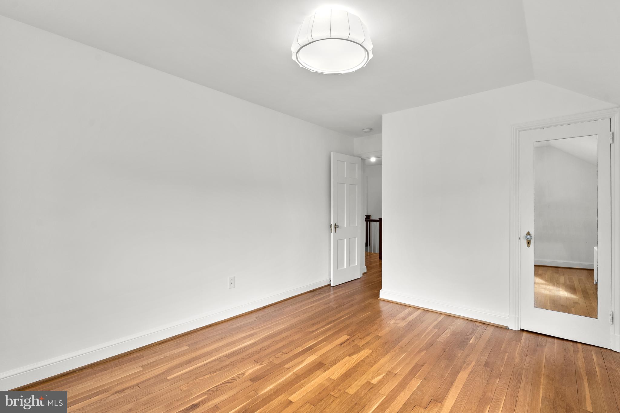 8 Springvale Lane Silver Spring, MD 20910 - Photo 33 of 48 Bedroom #3