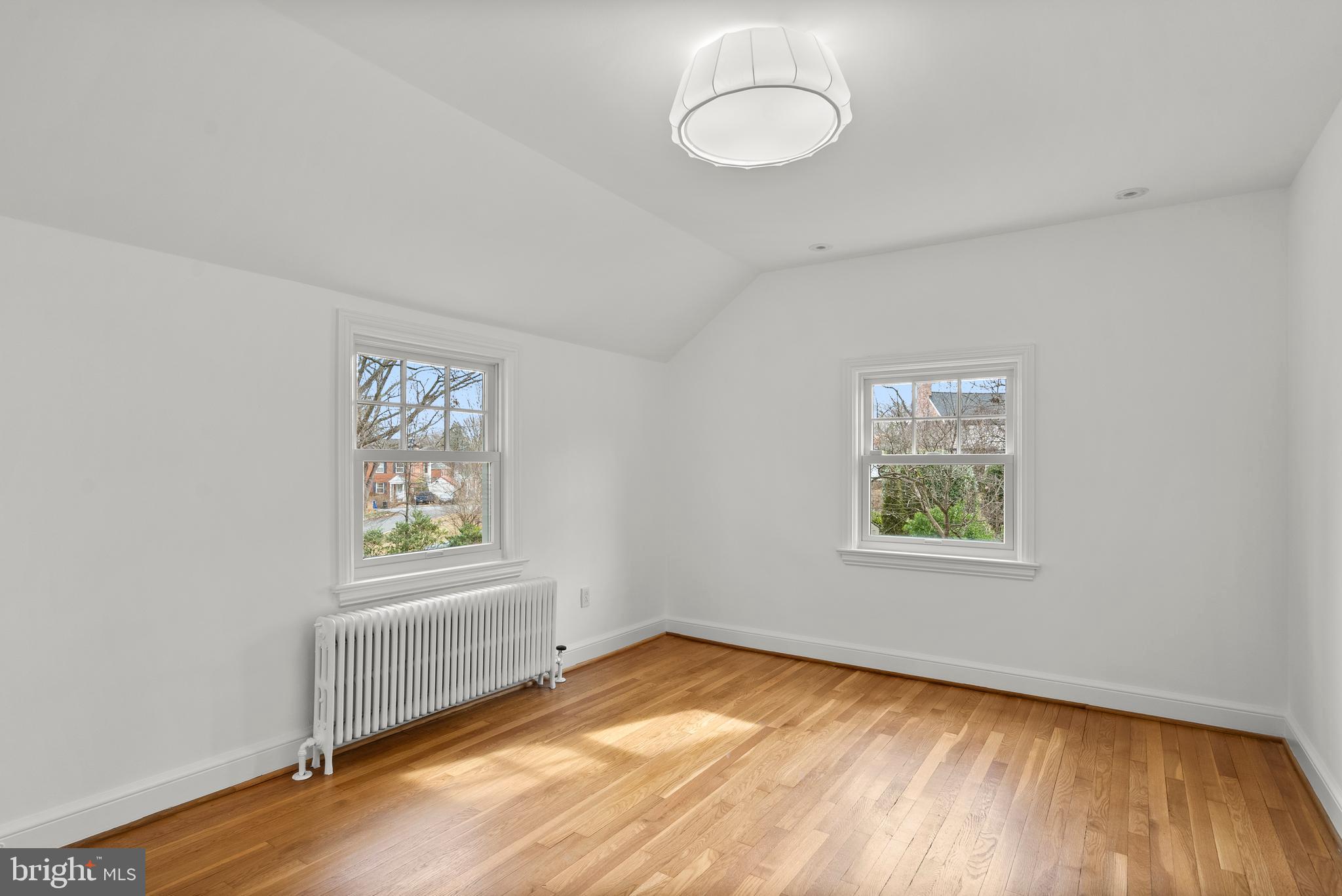 8 Springvale Lane Silver Spring, MD 20910 - Photo 34 of 48 Bedroom #3