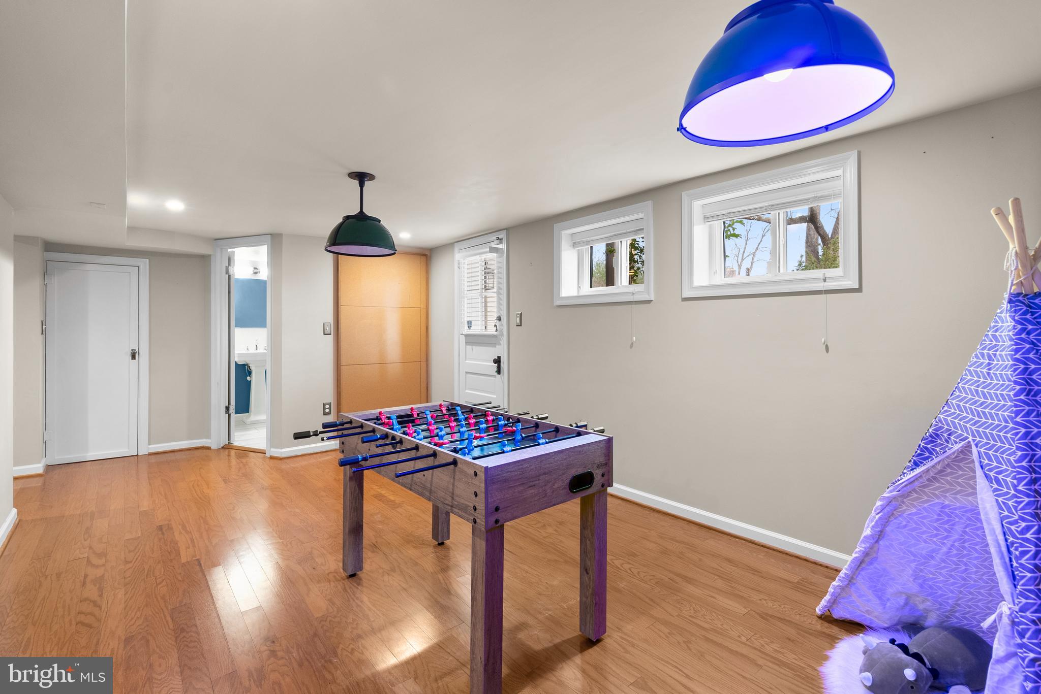 8 Springvale Lane Silver Spring, MD 20910 - Photo 38 of 48 Game room area