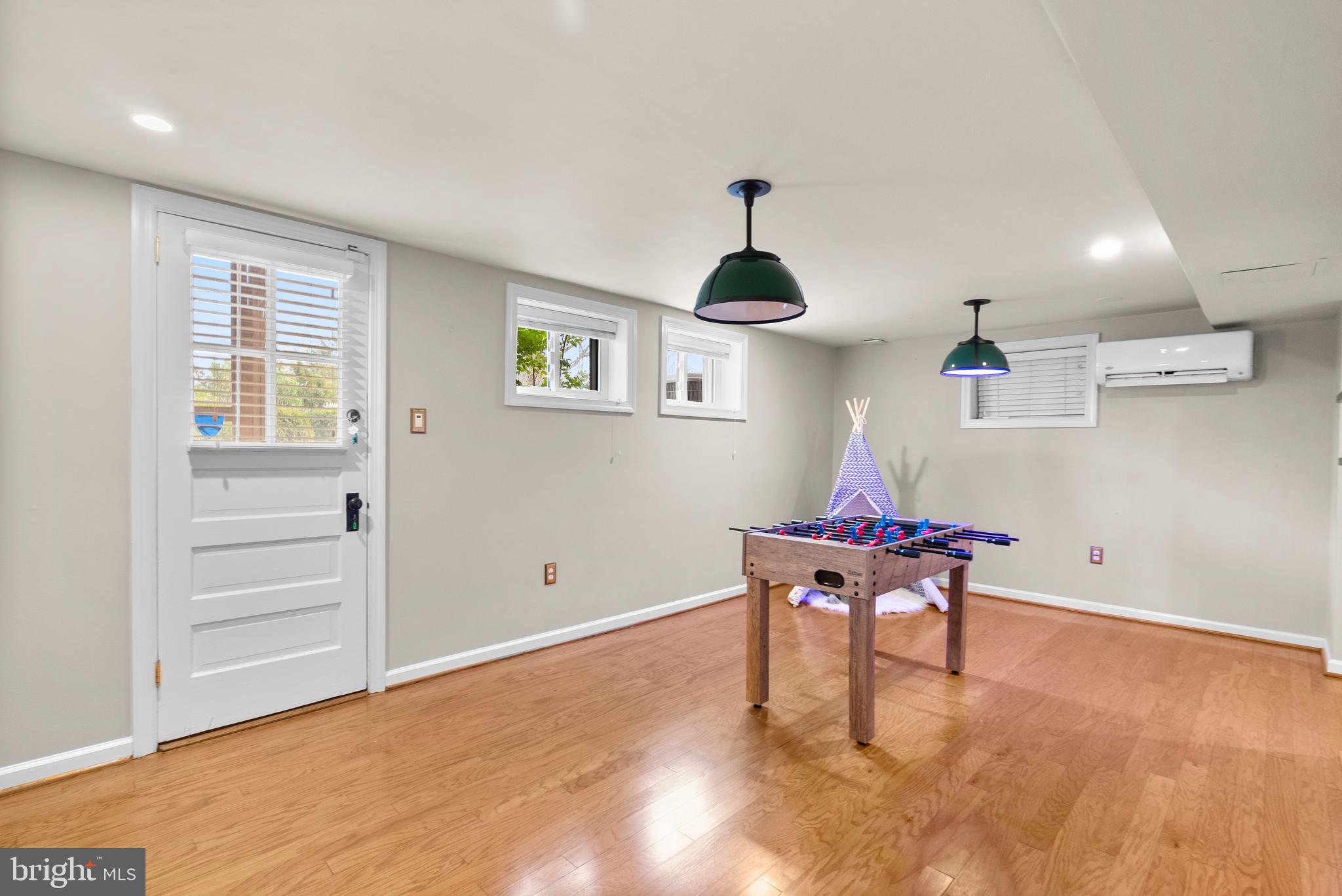 8 Springvale Lane Silver Spring, MD 20910 - Photo 40 of 48 Game room