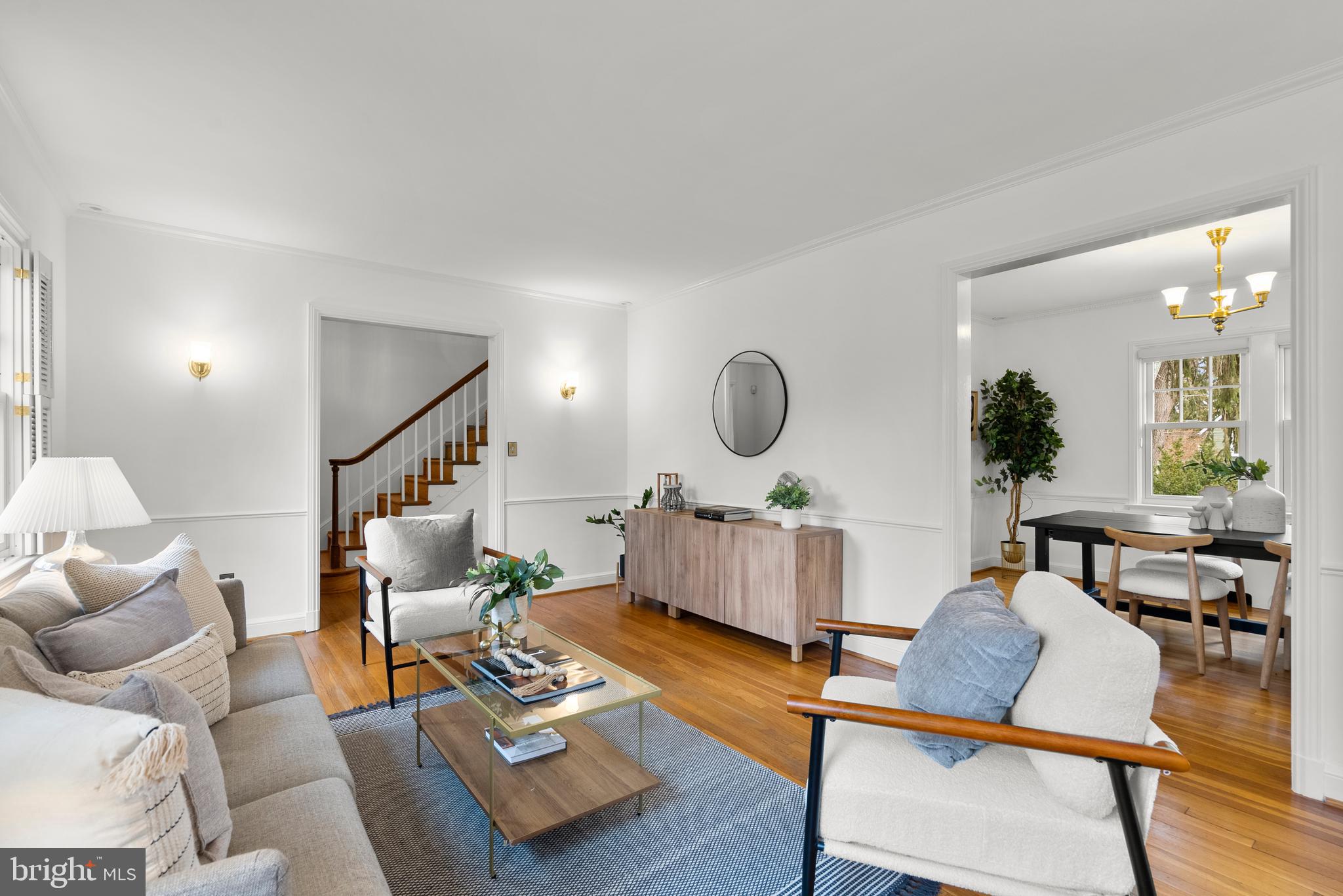 8 Springvale Lane Silver Spring, MD 20910 - Photo 7 of 48 Living toom