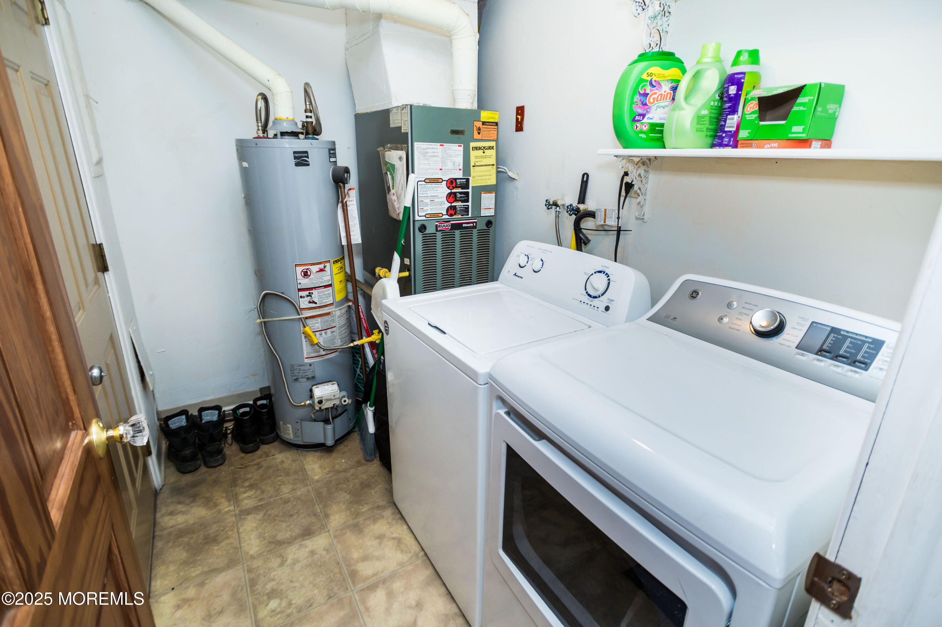 21 Birmingham Drive Jackson, NJ 08527 - Photo 12 of 27 a utility room with dryer and washer