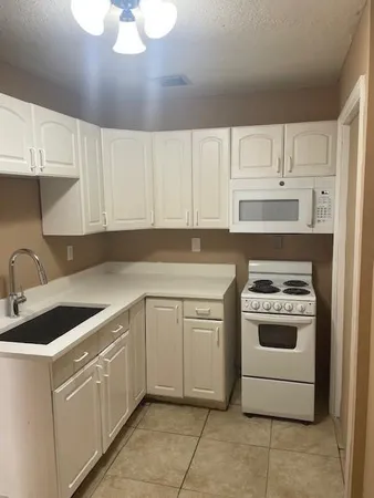 $1,200 | 6432 Southwest 18th Court, Unit B, Pompano Beach, FL 33068