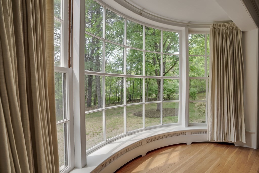 28 Page Road Bedford, MA 01730 - Photo 14 of 39 Gallery Image 14